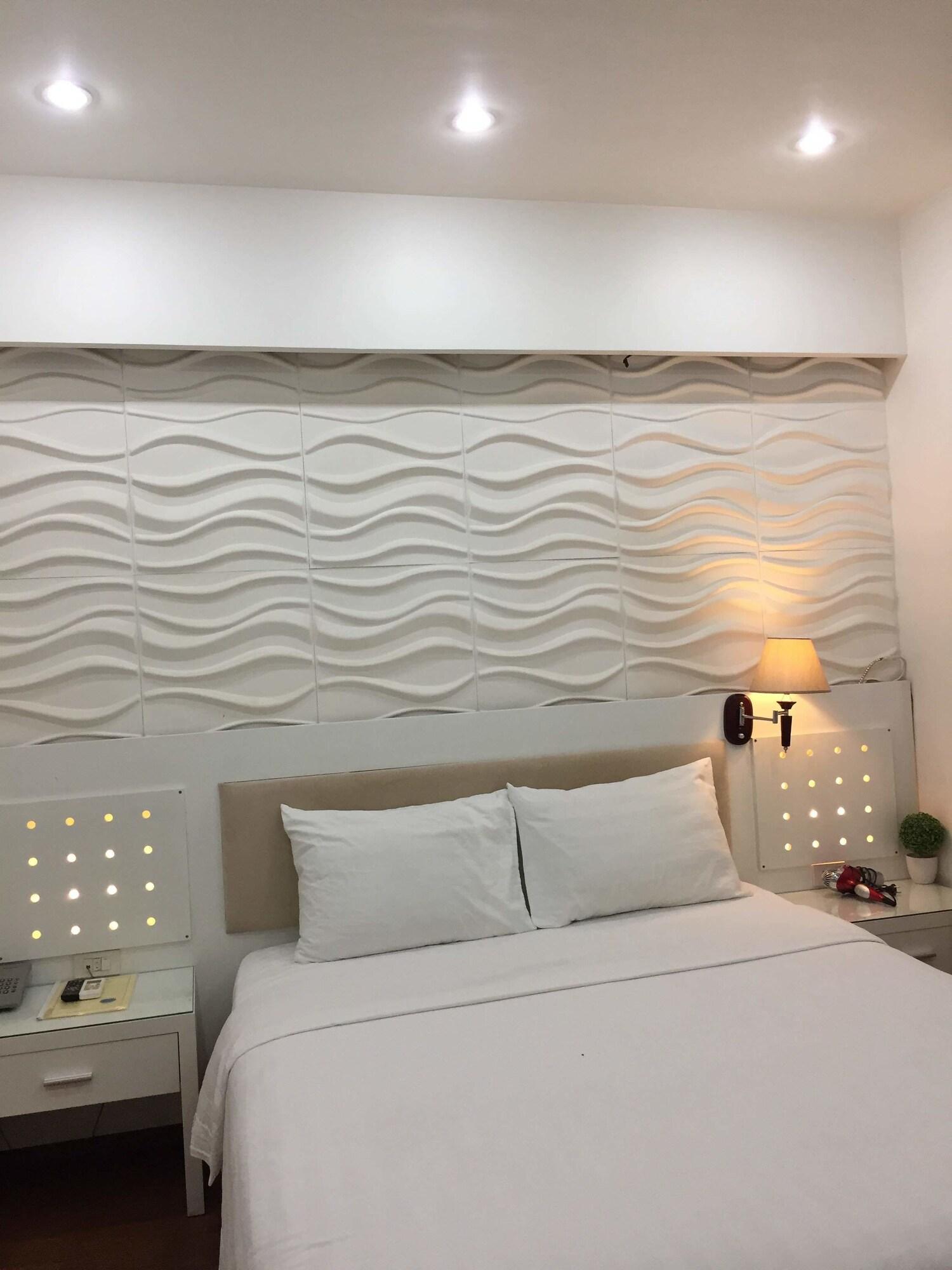 New 2 Hotel